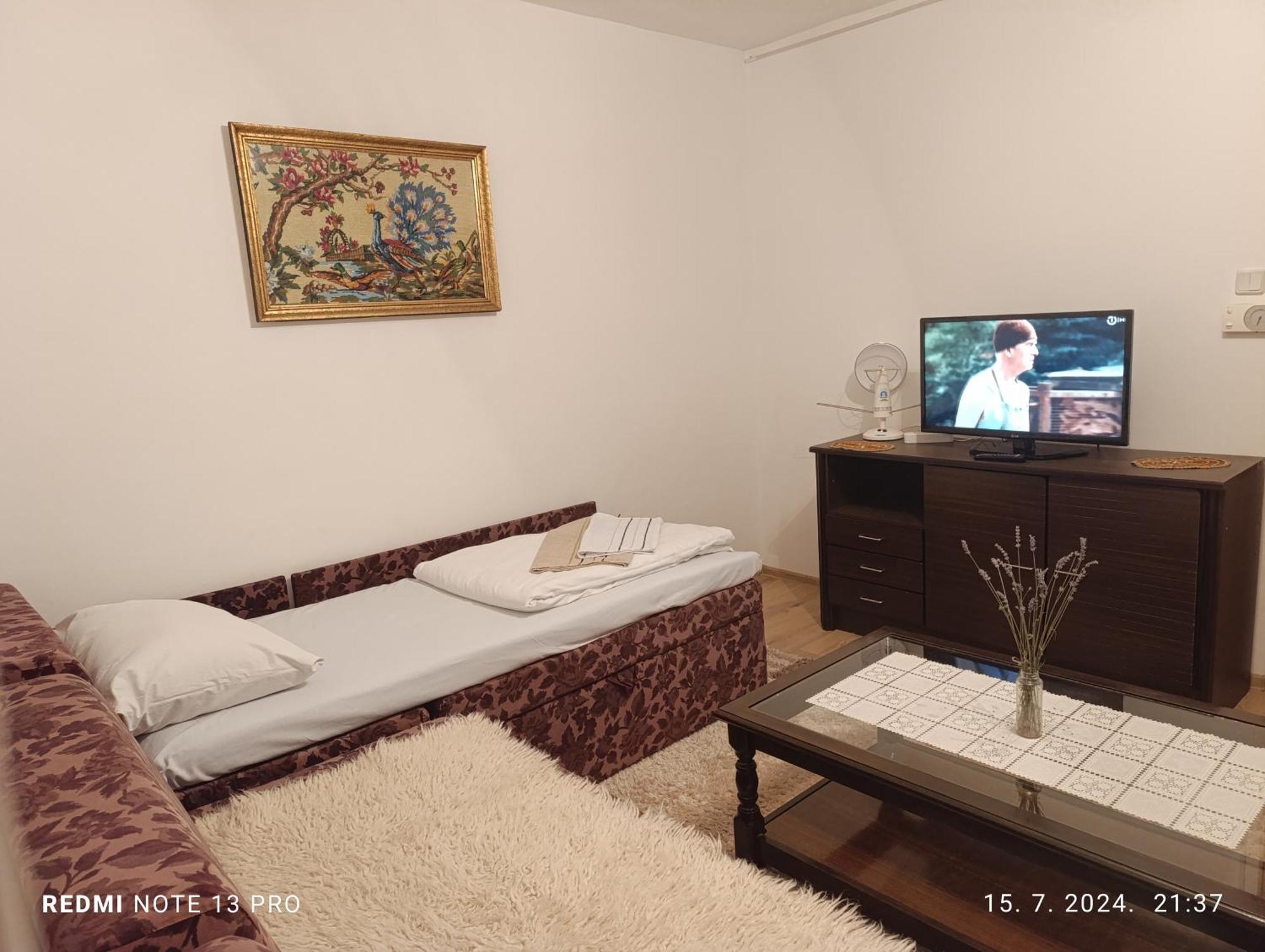 Safir - Free Parking Semesterbostad *